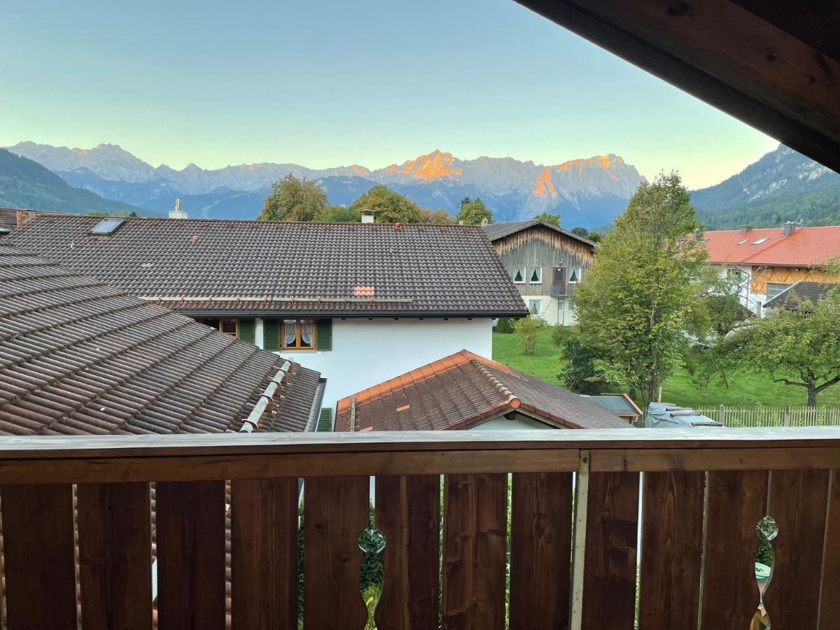 Dachgeschosswohnung Mit Traumhaftem Zugspitzblick Bei Garmisch ฟาร์ชอนท์ ภายนอก รูปภาพ