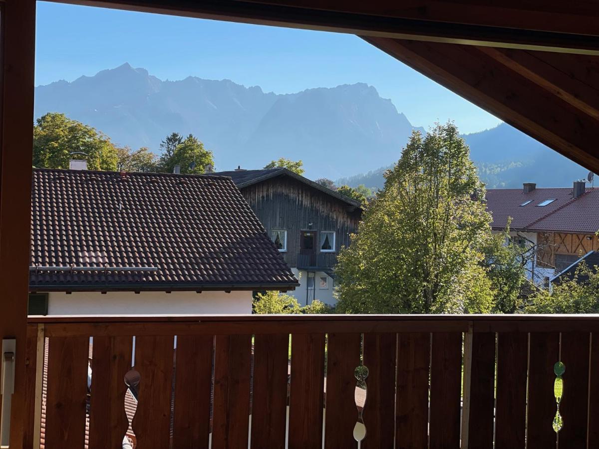 Dachgeschosswohnung Mit Traumhaftem Zugspitzblick Bei Garmisch ฟาร์ชอนท์ ภายนอก รูปภาพ
