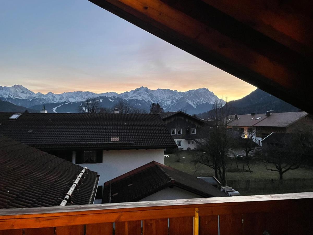 Dachgeschosswohnung Mit Traumhaftem Zugspitzblick Bei Garmisch ฟาร์ชอนท์ ภายนอก รูปภาพ